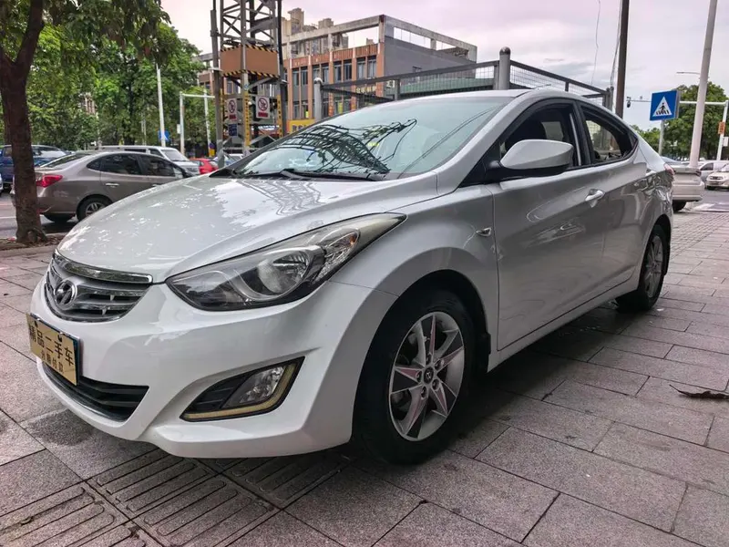 Hyundai Elantra Langdong, 2012