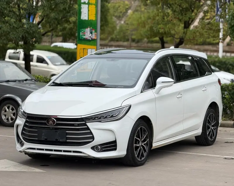 BYD Song MAX, 2017