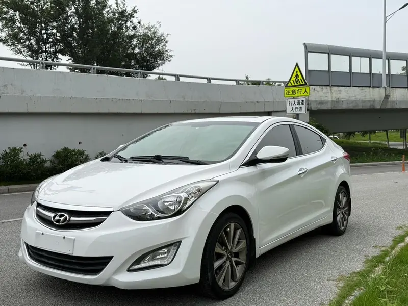 Hyundai Elantra Langdong, 2015