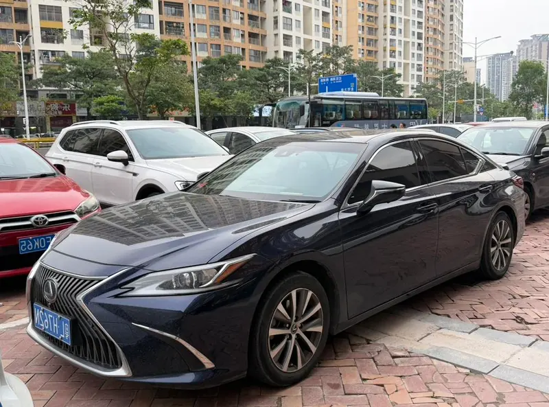 Lexus ES, 2020