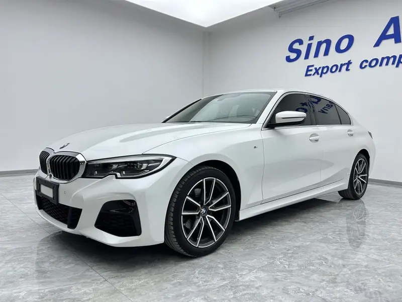 BMW 3-Series, 2022