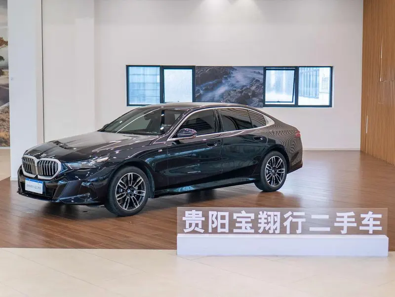 BMW 5-Series, 2024