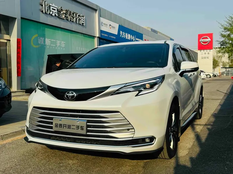 Toyota Sienna, 2024