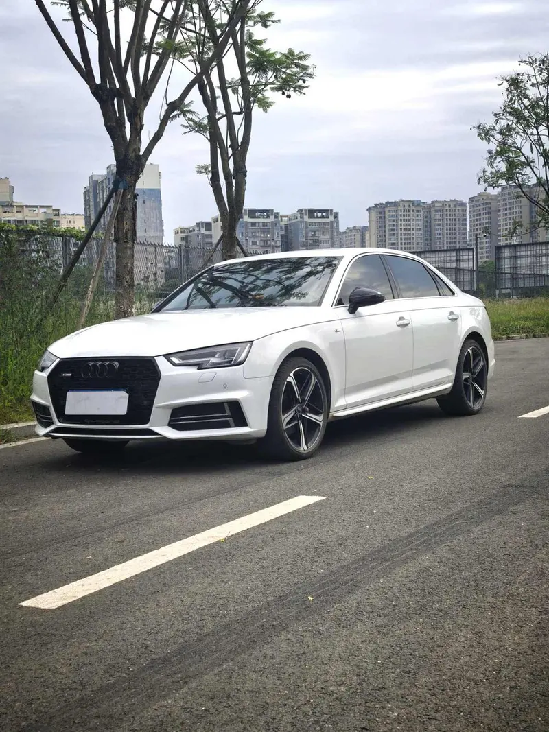 Audi A4L, 2018