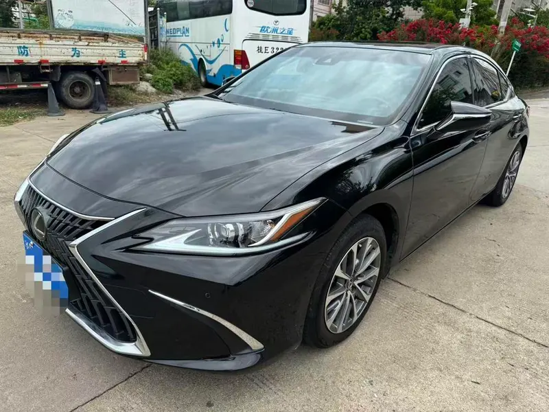 Lexus ES, 2021