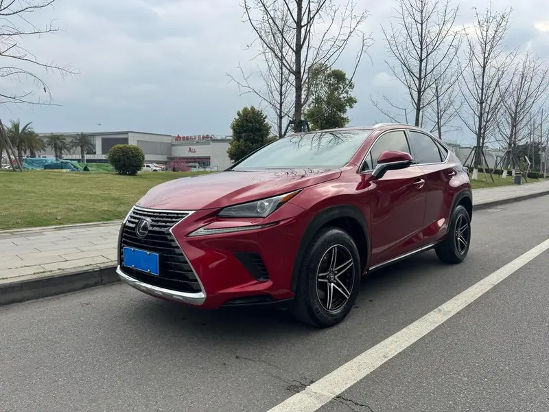 Lexus NX, 2017