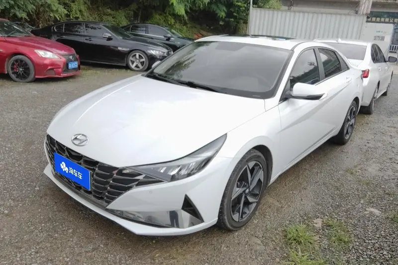 Hyundai Elantra, 2022