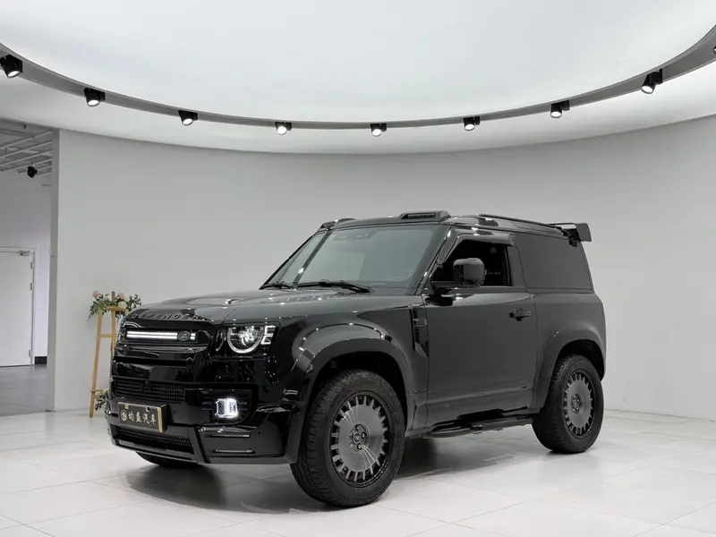 Land Rover Defender, 2023