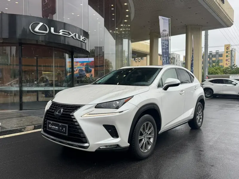 Lexus NX, 2020