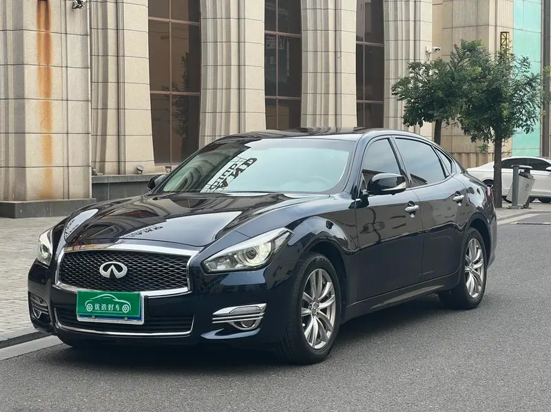Infiniti Q70, 2017