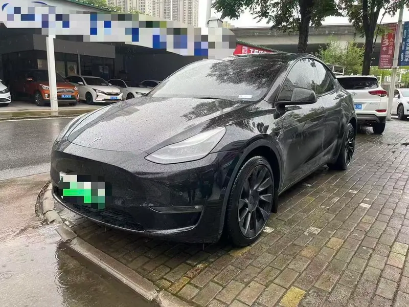 Tesla Model Y, 2022