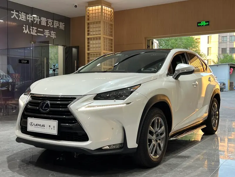 Lexus NX, 2015