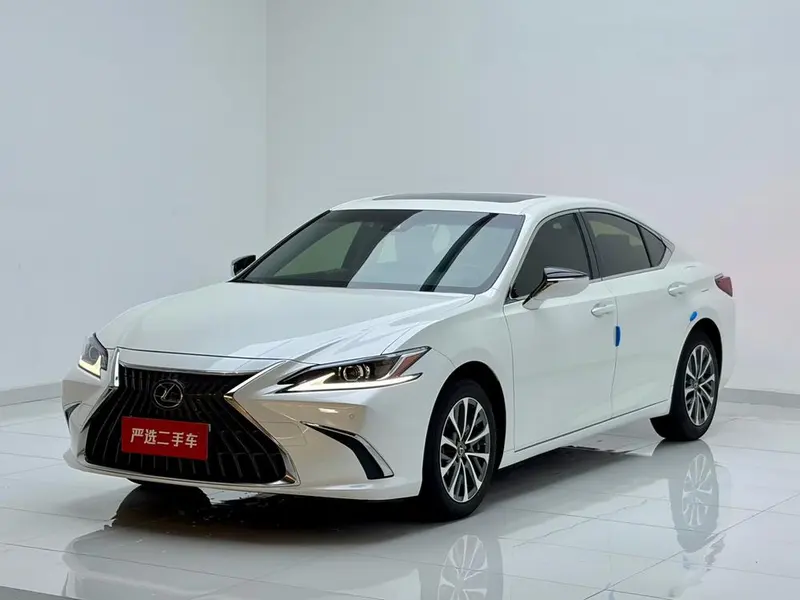 Lexus ES, 2022