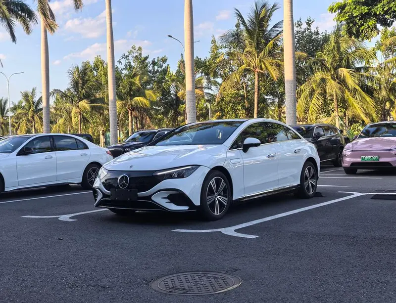 Mercedes-Benz EQE, 2025