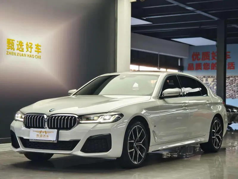 BMW 5-Series, 2022