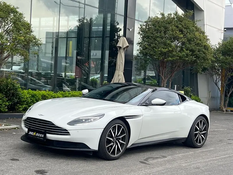 Aston Martin DB11, 2020