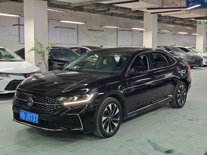 Volkswagen Passat, 2023