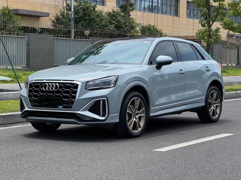 Audi Q2L, 2022