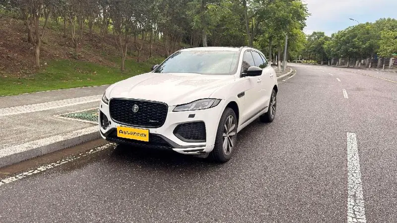 Jaguar F-PACE, 2024