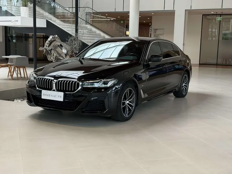 BMW 5-Series, 2022