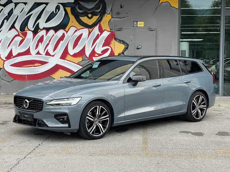 Volvo V60, 2022