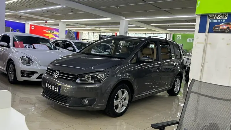 Volkswagen Touran, 2011