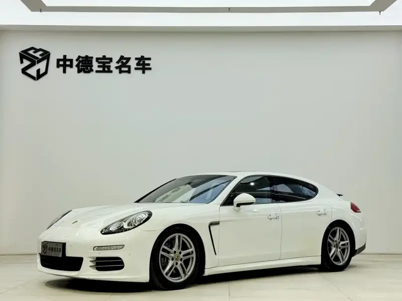 Porsche Panamera, 2015