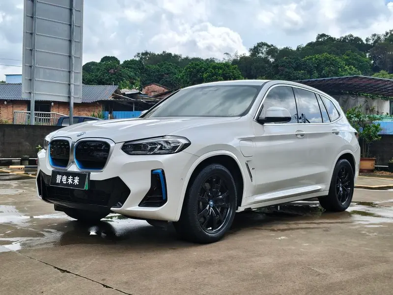 BMW iX3, 2022