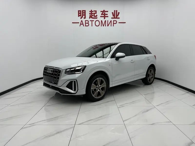 Audi Q2L, 2022