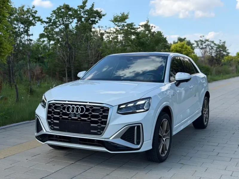 Audi Q2L, 2022