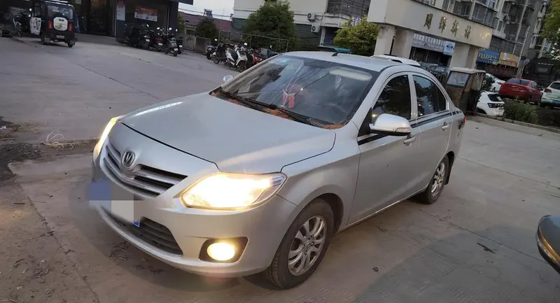 Changan Yuexiang V3, 2015