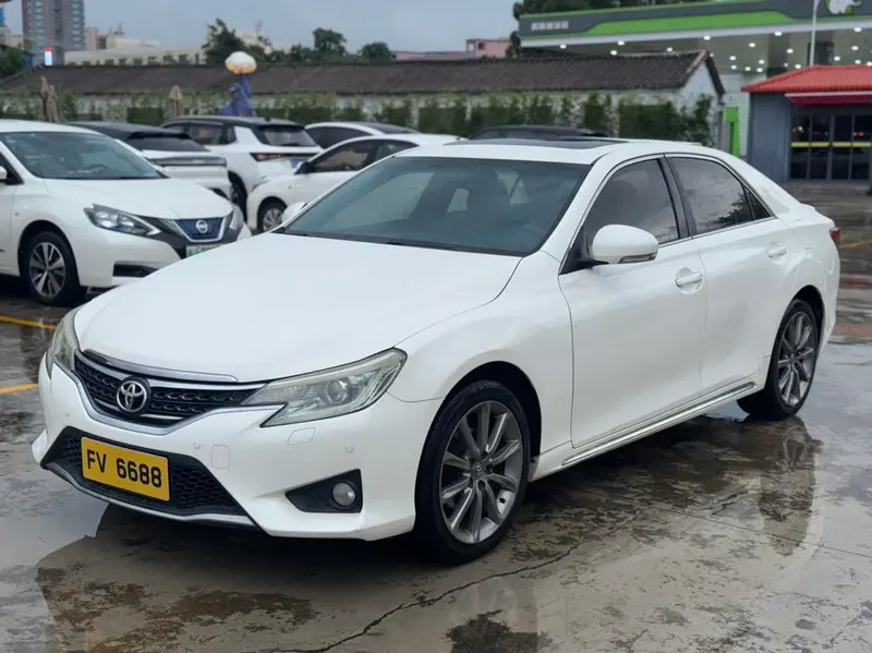 Toyota Reiz, 2013