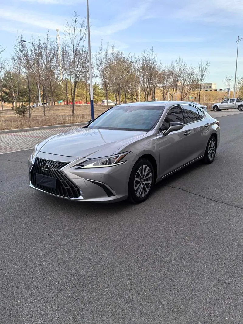 Lexus ES, 2021