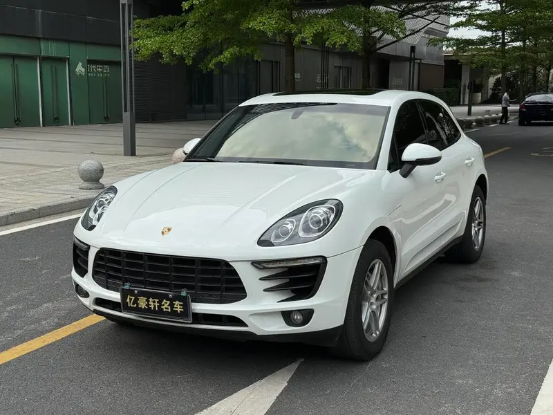 Porsche Macan, 2014