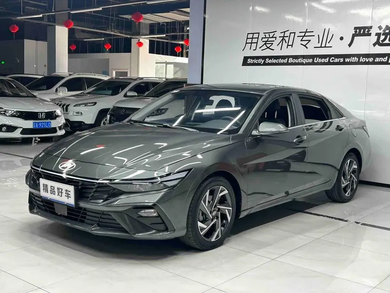 Hyundai Elantra, 2023