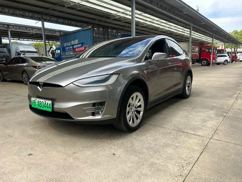 Tesla Model X, 2016