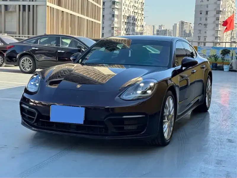 Porsche Panamera, 2022