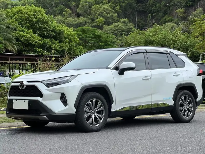 Toyota RAV4, 2023