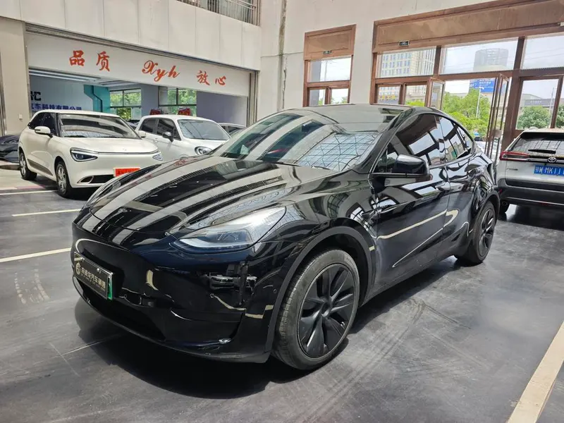Tesla Model Y, 2023