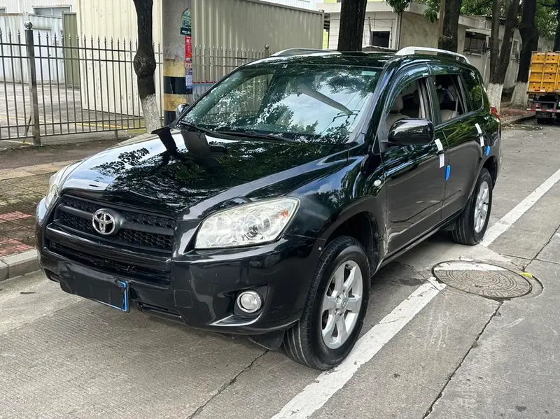 Toyota RAV4, 2011