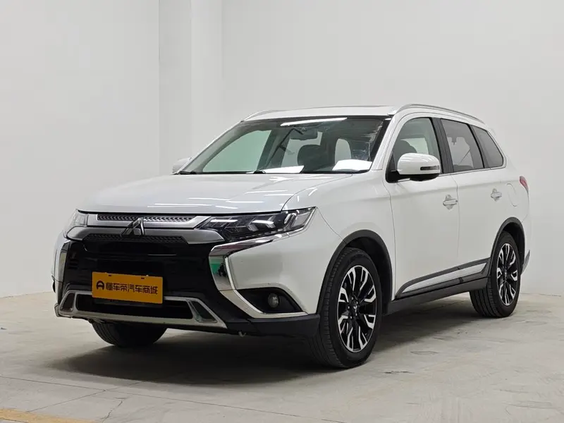 Mitsubishi Outlander, 2020