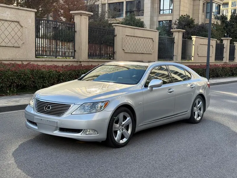 Lexus LS, 2006