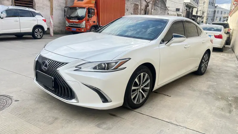 Lexus ES, 2020