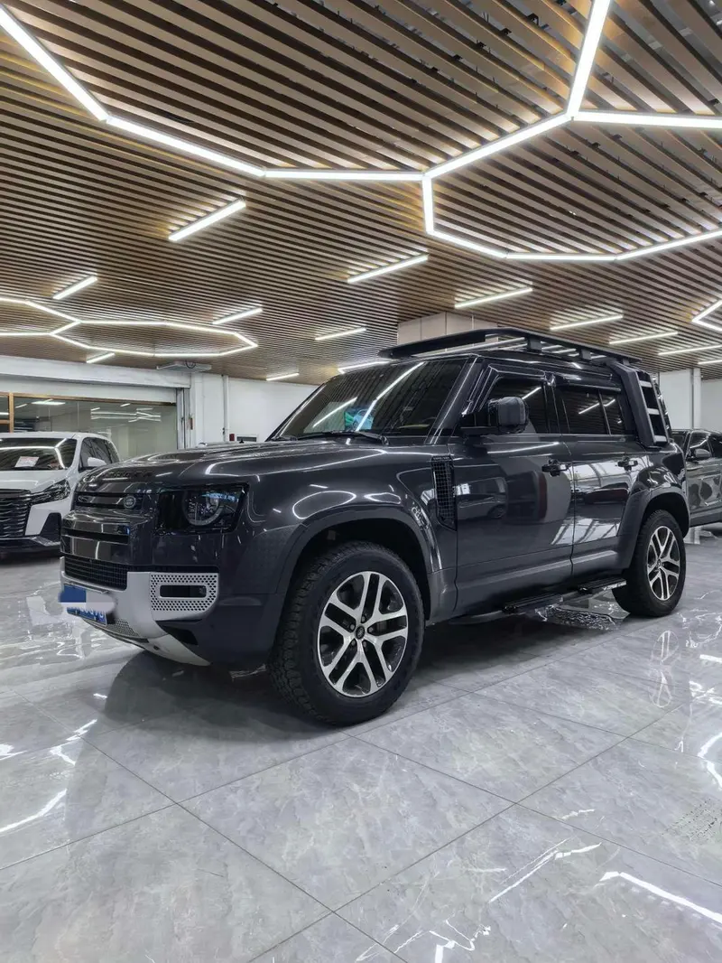 Land Rover Defender, 2023