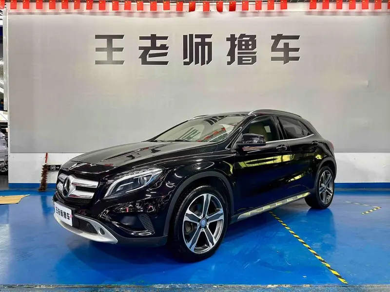 Mercedes-Benz GLA, 2015