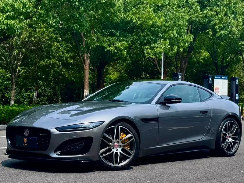 Jaguar F-TYPE, 2021
