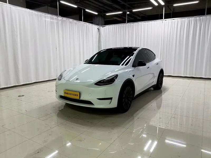 Tesla Model Y, 2022