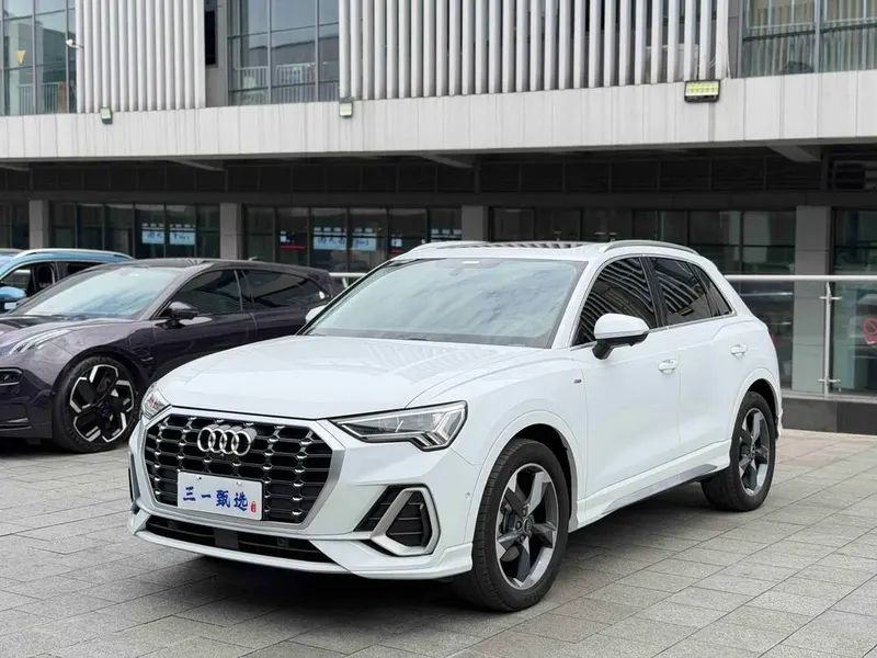 Audi Q3, 2022