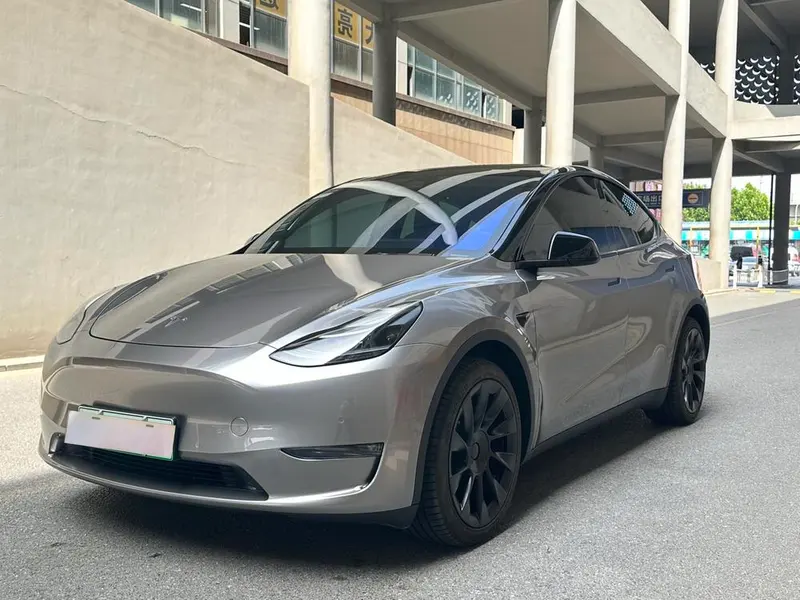 Tesla Model Y, 2021