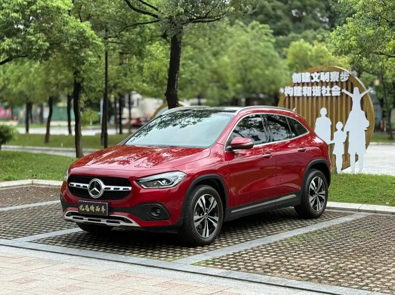 Mercedes-Benz GLA, 2020